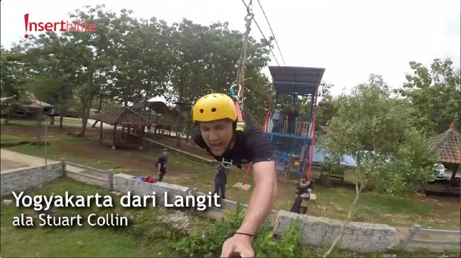 Stuart Collin 'Terbang' di Langit Yogyakarta