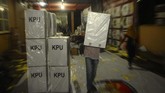 FOTO: Distribusi Logistik Pemilu 2019 di Pulau Jawa Dalam hitungan hari waktu pemungutan suara akan digelar pada 17 April 2019, KPU selaku penyelenggara pemilu terus bergiat mendistribusikan logistik pemilu.