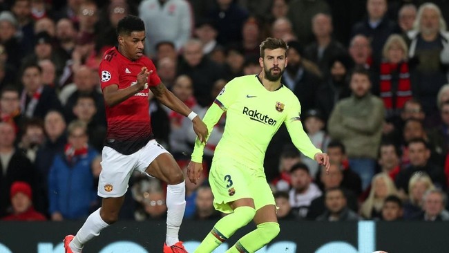 Dua penyerang Manchester United, Romelu Lukaku dan Marcus Rashford, tampil mengecewakan saat dikalahkan Barcelona di leg pertama perempat final Liga Champions.