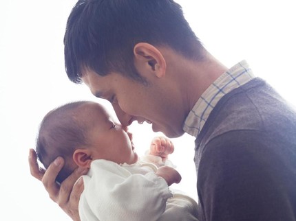 Breastfeeding Fathers, Salah Satu Kunci Keberhasilan Menyusui