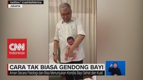 VIDEO: Cara Tak Biasa Gendong Bayi Ala Dokter Ali Sungkar
