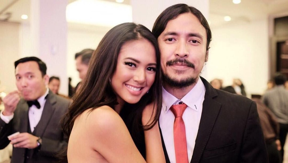Marcello Tahitoe atau Ello dan sang kekasih&comma; Aurelie Moeremans dikabarkan akan menikah dalam waktu dekat&period; Yuk lihat kembali 6 potret kemesraan mereka berdua&period;