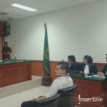 Kehadiran Adik dan Zack Lee di Sidang Bikin Steve Emmanuel Senang
