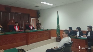 img-title Kehadiran Adik dan Zack Lee di Sidang Bikin Steve Emmanuel Senang