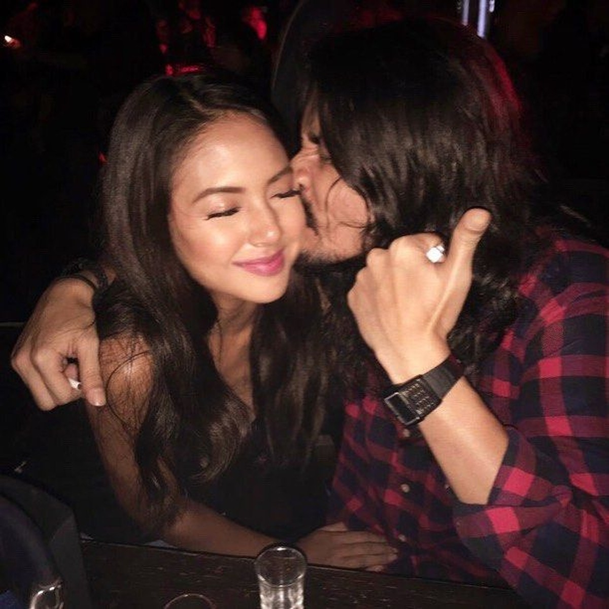 Marcello Tahitoe atau Ello dan sang kekasih&comma; Aurelie Moeremans dikabarkan akan menikah dalam waktu dekat&period; Yuk lihat kembali 6 potret kemesraan mereka berdua&period;