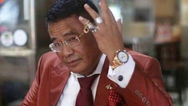 Isolasi Diri di Rumah, Brewok hingga Cincin Hotman Paris Jadi Sorotan