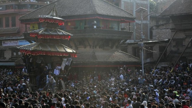 FOTO: Kemeriahan Festival Biska Jatra di Nepal