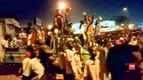VIDEO: Demonstran Sudan Tuntut Presiden Turun