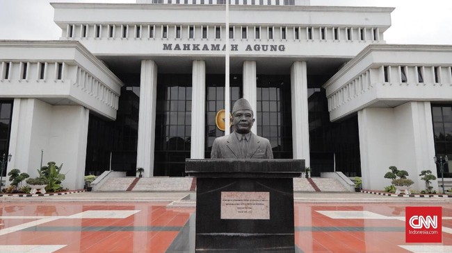 Komisi III DPR memilih delapan hakim agung MA untuk mengisi kamar pidana, perdata, agama, militer, hingga tipikor dan industrial.
