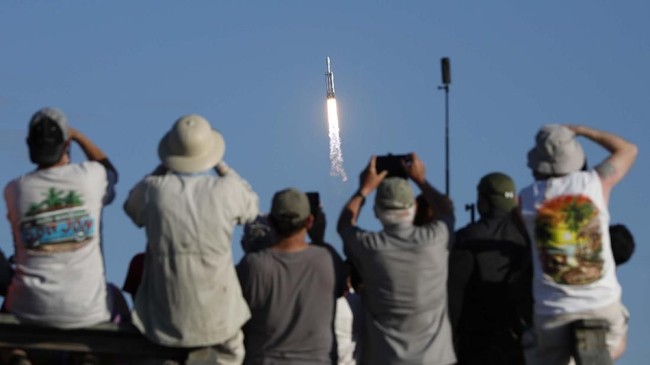 Militer AS bekerjasama dengan SpaceX untuk melakukan layanan pengiriman kargo kilat yang sampai dalam 1 jam pakai roket. 