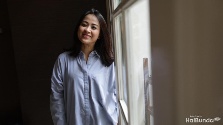 Meski sang anak baru berusia enam tahun, penyanyi Astrid masih terus mencari informasi soal mengasuh dan mendidiknya. Termasuk soal pendidikan hingga kuliah.
