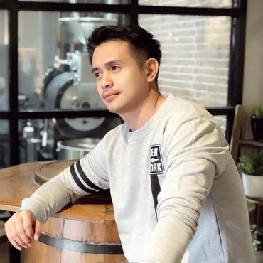 17 Tahun Lebih Muda dari Istri, Ajun Perwira Sebut Tidak Mau Stres