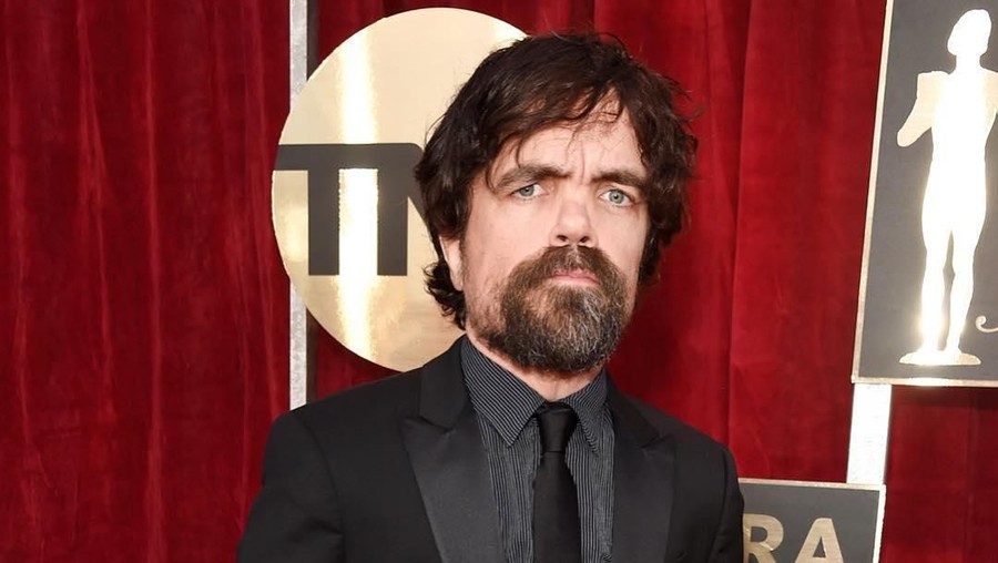 Tidak berasal dari keluarga seni Peter Dinklage adalah pemeran Tyron Lannister dalam serial Game OF Thrones.