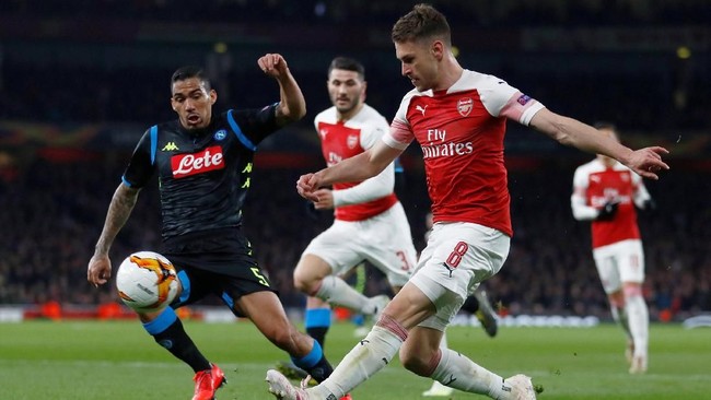 Arsenal pantang jemawa saat menghadapi Napoli pada leg kedua perempat final Liga Europa di Stadion San Paolo, Naples, Jumat (19/4) dini hari WIB.