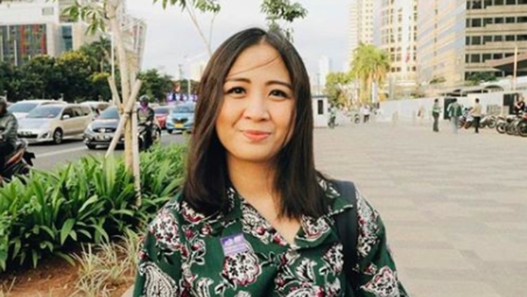 Saat dinyinyiri soal tubuhnya yang dinilai lebih gemuk, penyanyi Astrid punya cara jitu menghadapinya.