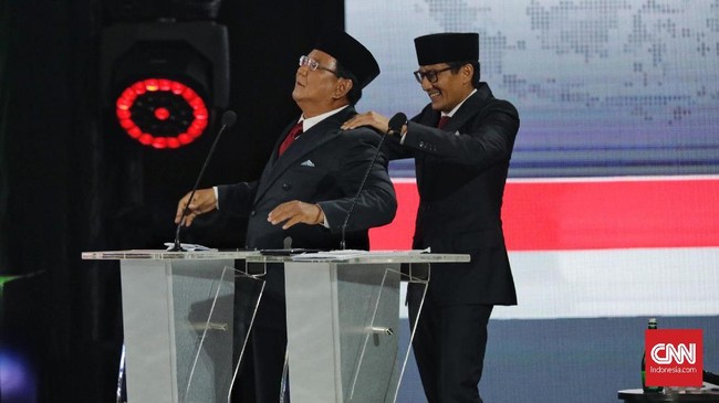 Capres dan Cawapres Prabowo Subianto-Sandiaga Uno dinilai banyak menebar janji untuk memperbaiki perekonomian Indonesia jika terpilih dalam Pilpres 2019.