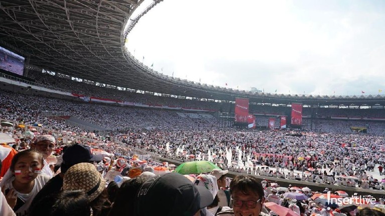 Konser Putih Bersatu adalah kampanye akbar dari calon presiden Jokowi-Ma'ruf Amin. Konser itu pun dimeriahkan oleh banyak artis ibu kota.