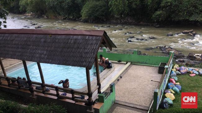 Banyaknya hotel dan kafe membuat Sukabumi tak lagi identik dengan anggapan 'desa nun jauh di sana'.