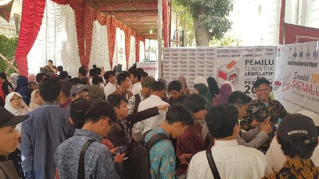 Lebih dari 7.000 warga negara Indonesia di Mesir hari ini melakukan pencoblosan untuk memilih presiden dan wakil presiden serta anggota DPR Dapil Jakarta II.