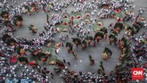 FOTO : Kampanye Pamungkas 'Konser Putih Bersatu' Jokowi Jokowi menutup rangkaian kampanye Pemilu 2019 dengan Konser Putih Bersatu di Gelora Bung Karno, Sabtu (13/4). Massa pendukung Jokowi memutihkan GBK.