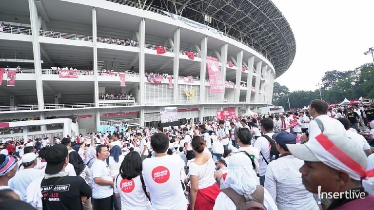 Konser Putih Bersatu adalah kampanye akbar dari calon presiden Jokowi-Ma'ruf Amin. Konser itu pun dimeriahkan oleh banyak artis ibu kota.
