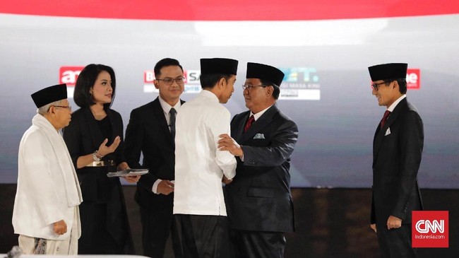 Hasil data hitung cepat pilpres 2019 Puskaptis hinggga 45 persen menyebut Jokowi unggul 50,22 persen sementara Prabowo di 49,78 persen.
