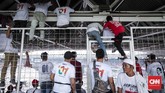 FOTO : Kampanye Pamungkas 'Konser Putih Bersatu' Jokowi Jokowi menutup rangkaian kampanye Pemilu 2019 dengan Konser Putih Bersatu di Gelora Bung Karno, Sabtu (13/4). Massa pendukung Jokowi memutihkan GBK.