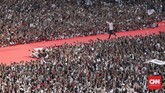 FOTO : Kampanye Pamungkas 'Konser Putih Bersatu' Jokowi Jokowi menutup rangkaian kampanye Pemilu 2019 dengan Konser Putih Bersatu di Gelora Bung Karno, Sabtu (13/4). Massa pendukung Jokowi memutihkan GBK.