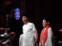 Total Dukung Suami di Debat Capres, Iriana dan Wury Kompak Pakai Scarf 01 Andi&nbsp;Video