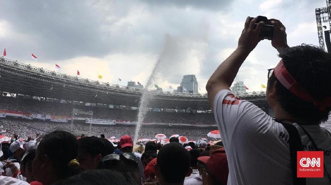KPU resmi melarang gelaran konser musik sebagai metode kampanye Pilkada Serentak 2020, begitu pula kegiatan rapat umum lainnya.