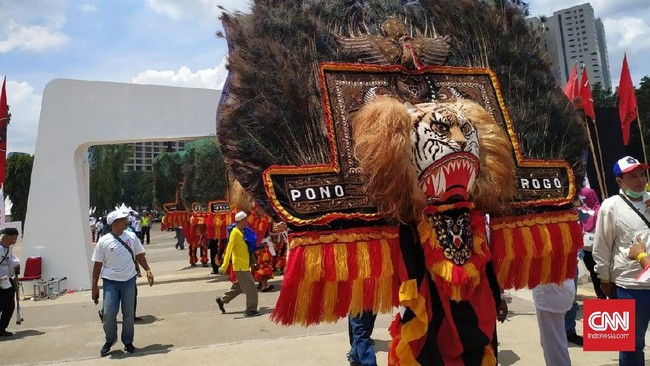 Reog Ponorogo menjadi sorotan setelah Malaysia disebut-sebut ingin mengklaim kesenian asli Indonesia itu sebagai budayanya ke UNESCO.
