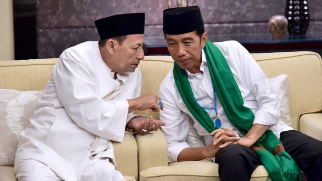 Presiden Jokowi bersama sejumlah tokoh pemuka agama menggelar doa kebangsaan di halaman Istana Merdeka menyambut HUT kemerdekaan ke 74 RI, 17 Agustus mendatang.
