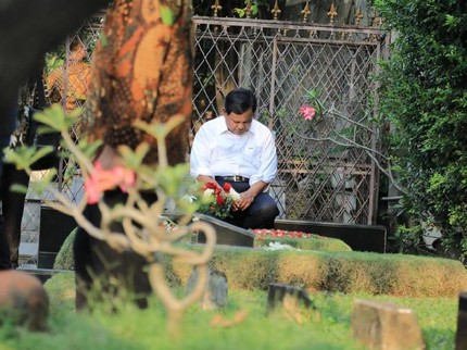 Prabowo Kunjungi Makam Ayahanda di Masa Tenang Pemilu