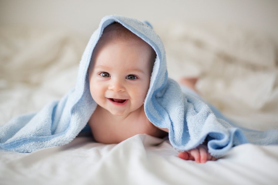 25 Nama Bayi Terinspirasi Tokoh Film Alice in The Wonderland