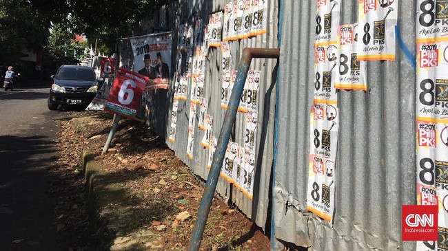 Satibi ditangkap karena melakukan kampanye di masa tenang. Dia membagikan ke rumah warga, brosur bertuliskan 'Coblos PKS,' dan 'PKS Menang Prabowo Presiden'.