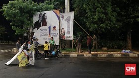 Masa Tenang, Alat Peraga Kampanye Pemilu 2019 Dibersihkan