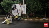 FOTO: Bersih-bersih Wajah Kota dari Spanduk Kampanye Pemilu 2019 memasuki masa tenang atau ketika spanduk dan baligo-baligo kampanye mulai dibersihkan dari pemandangan.
