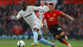 FOTO: Pogba Antar Man United Geser Arsenal di Liga Inggris Manchester United menang 2-1 atas West Ham United di Old Trafford dalam laga Liga Primer Inggris, Sabtu (13/4), berkat dua gol Paul Pogba.