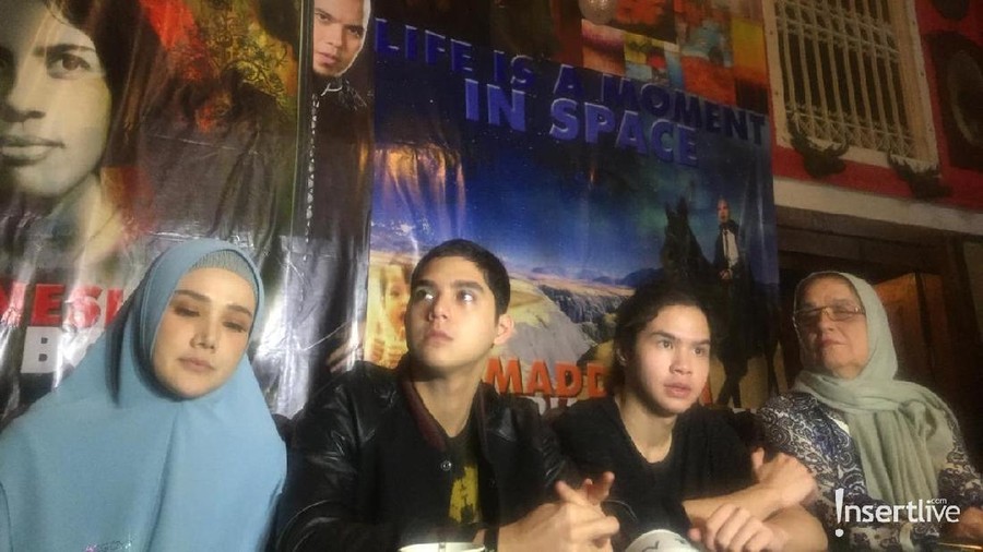 Musisi Ahmad Dhani baru-baru ini memberi kejutan kepada keluarga lewat album baru yang dirilisnya.