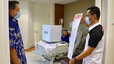 Ani Yudhoyono Nyoblos di Rumah Sakit di Singapura