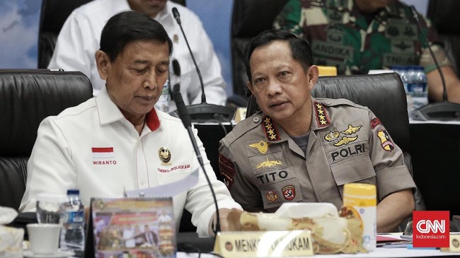 Rapat tertutup 30 menit antara Wiranto, Kapolri dan Wakabin di Kemenkopolhukam diduga membahas situasi keamanan di sejumlah daerah pascakerusuhan di Papua.