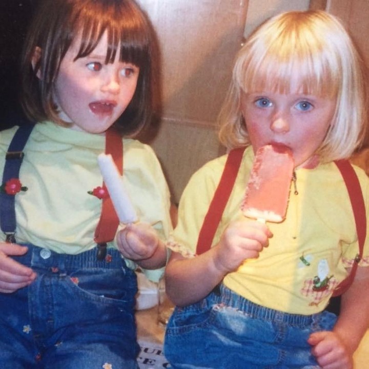 <p>Dari kecil, Sophie Turner sudah memiliki mata biru dan rambut pirang. Semakin dewasa, Sophie memang terlihat semakin cantik. (Foto: Instagram @sophiet)</p>