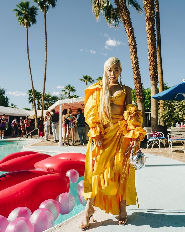6 Gaya Kece Seleb di Coachella 2019 Coachella 2019 masih berlangsung hingga hari ini. Acara musik bergengsi itu dibanjiri para seleb yang hadir dengan gaya super kece. Ini dia gaya keren mereka.