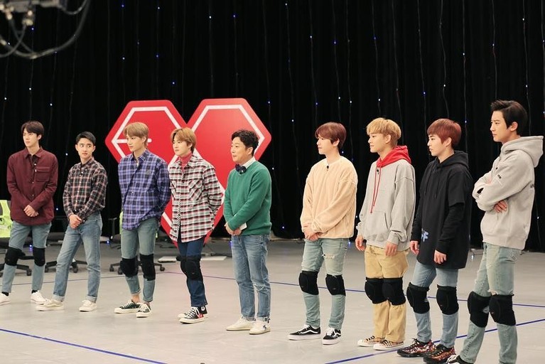 EXO, setelah penjualan albumnya yang selalu sukses besar. Nama Exo akan lebih dikenal di seluruh dunia, pernah menduduki peringkat 5 di worlds billboard's album kpop, sejak tour utamanya di 2014 EXO telah tampil lebih dari 100 konser.