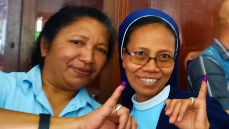 Jarak ratusan km tak meredupkan semangat dua suster di Addis Ababa ini menyumbangkan suaranya di Pemilu 2019.