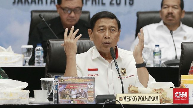 LBH Pers menilai Wiranto seharusnya membawa kasus sengketa pers melalui mekanisme UU Pers. Jika kekuasaan dipakai untuk menutup media, maka tidak dibenarkan.