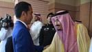 Pergi umrah pada Minggu &lpar;14&sol;4&rpar;&comma; Jokowi dan Iriana menyempatkan bertemu Raja Salman di Arab Saudi&period; Berikut Insertlive sajikan momen pertemuan mereka&period;