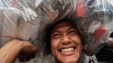 FOTO: Distribusi Logistik Pesta Demokrasi 2019 KPU telah mendistribusikan logistik Pemilu 2019 hingga ke daerah-daerah terpencil. KPU memastikan seluruh logistik tiba tepat waktu sebelum hari H pencoblosan.