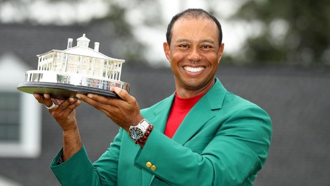 Tiger Woods berhasil menjadi juara turnamen golf Masters Tournament yang berlangsung di Augusta, Georgia, Amerika Serikat, Minggu (14/4).