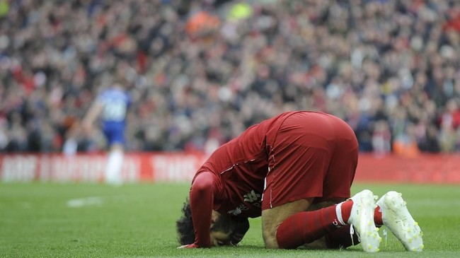 Kekalahan Chelsea 0-2 dari Liverpool diklaim sebagai karma dari ulah suporter The Blues yang melakukan ujaran berbau SARA kepada Mohamed Salah.
